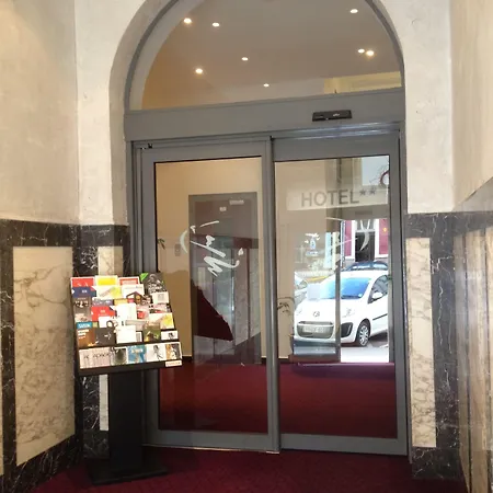 Отель Amadeus 2*