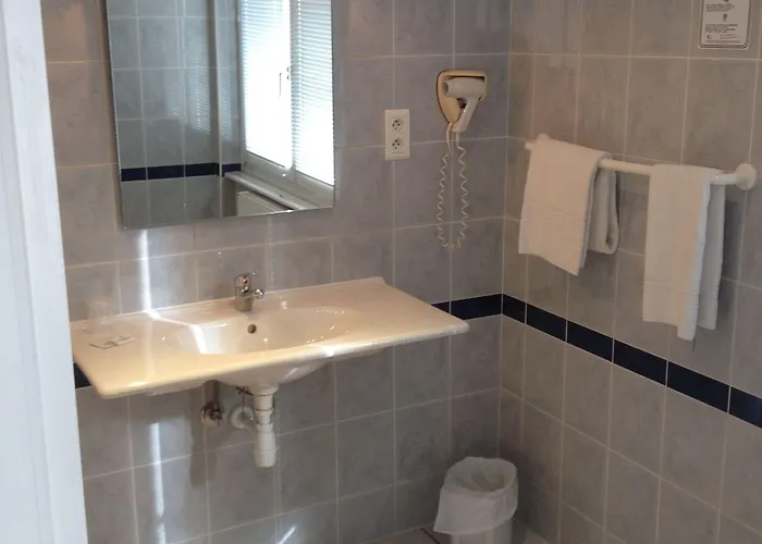 Отель Amadeus 2*