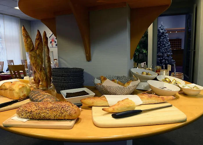 Отель Amadeus Саргемин