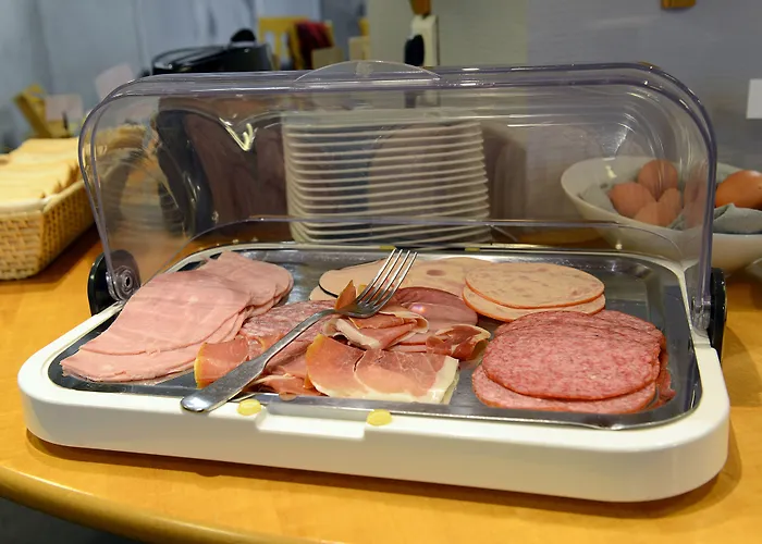 Amadeus Отель Саргемин