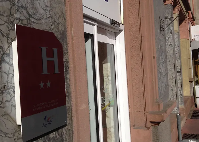 Отель Amadeus 2*