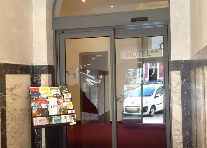 Отель Amadeus 2*