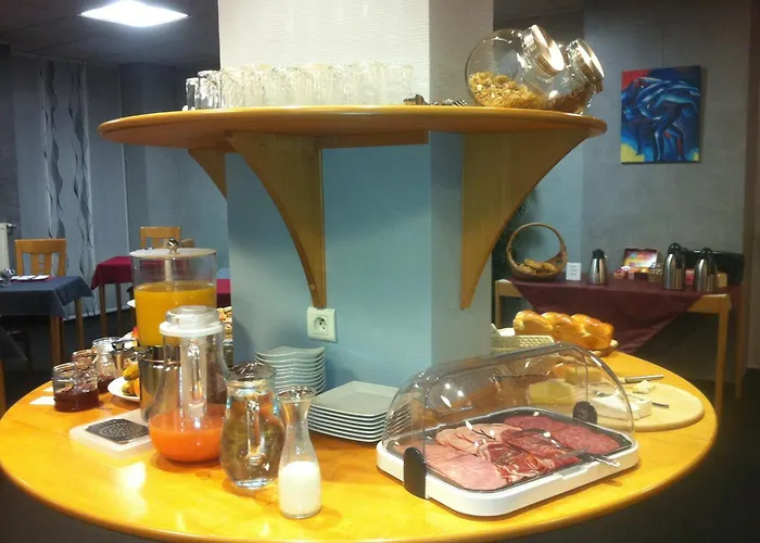 Amadeus Отель 2*