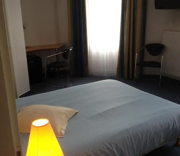 Отель Amadeus 2*